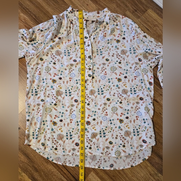 Woman's blouse - Picture 4 of 5